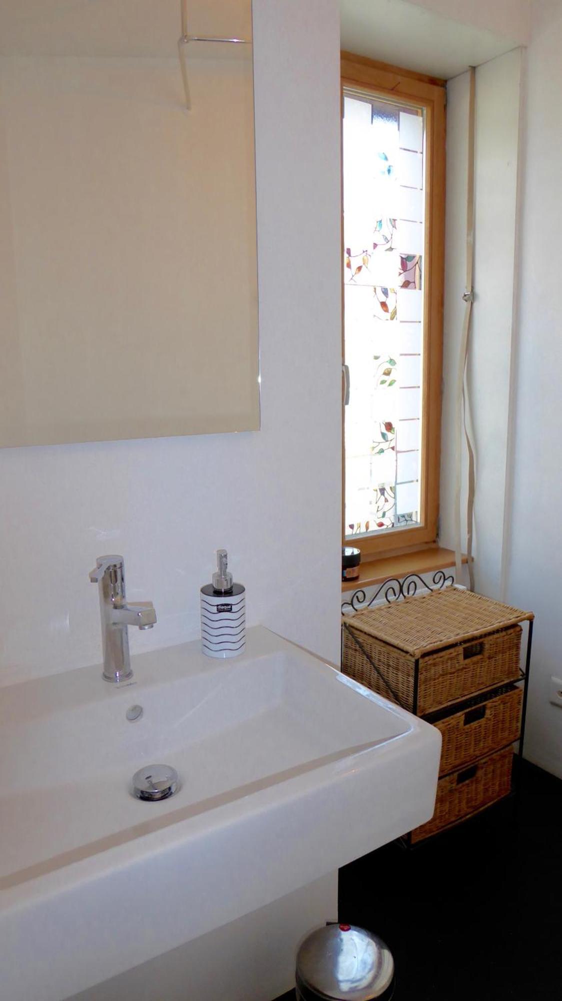 Georgian Guest Rooms Basel Bagian luar foto
