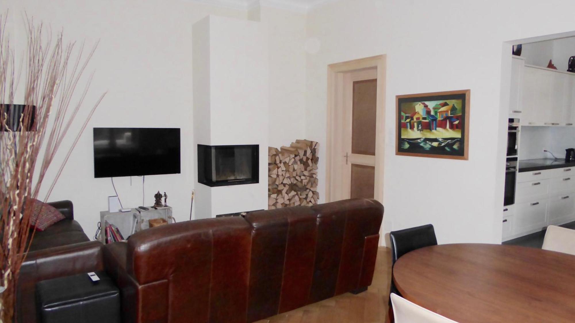 Georgian Guest Rooms Basel Bagian luar foto